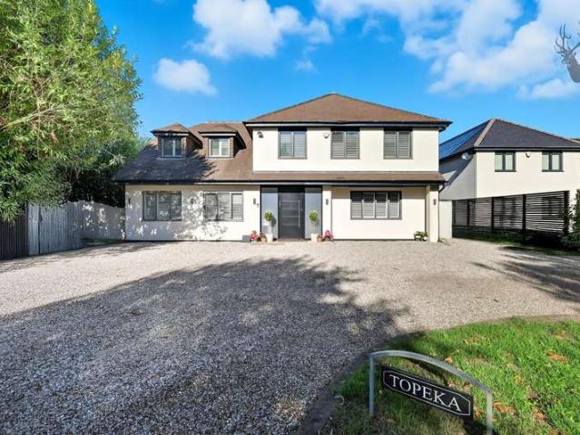 Farm for sale in Willingale, Epping