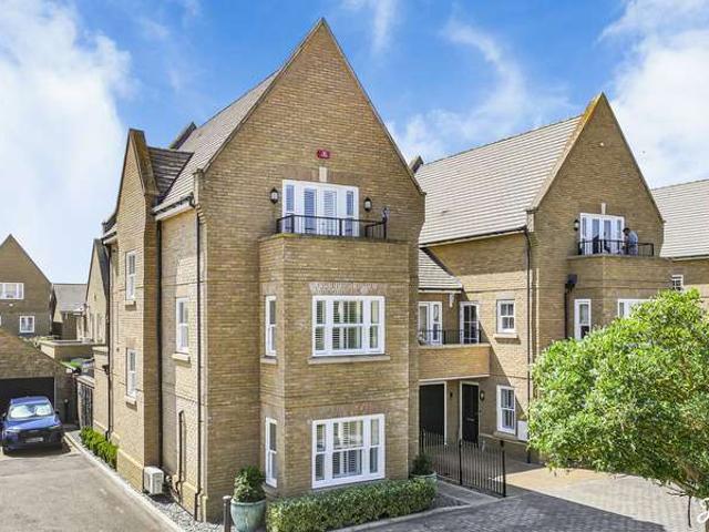 Farm for sale in Alton Barnes, Essex