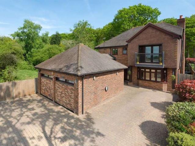 Farm for sale in Radfall, The Bridge