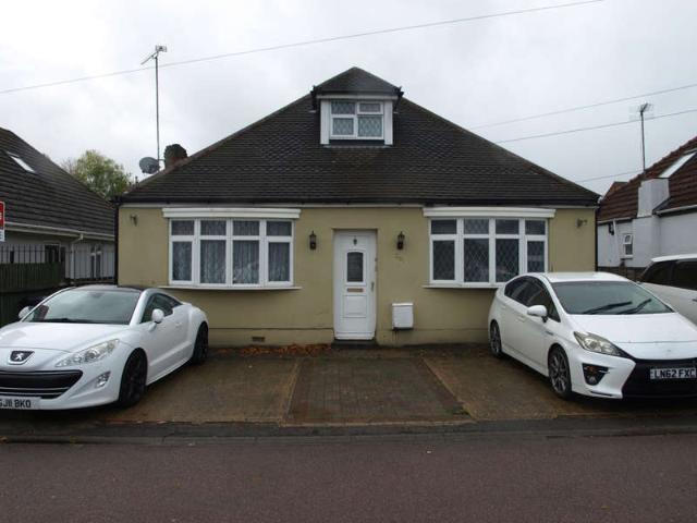 Farm for sale in Sundon Park, Luton