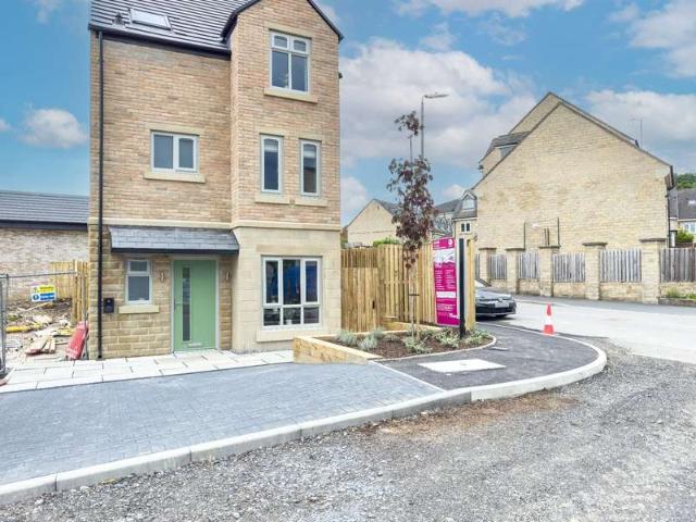 Farm for sale in Brighouse, Bailiff Bridge