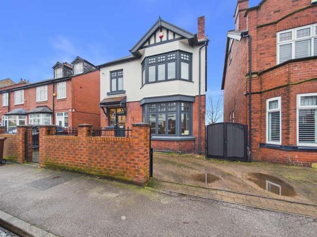 Farm for sale in Glasshoughton, Castleford