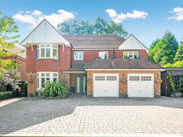 Farm for sale in Tattenham Corner, Red Hill