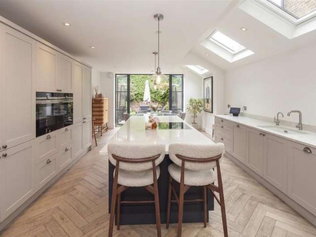 Farm for sale in West Kensington, Greater London