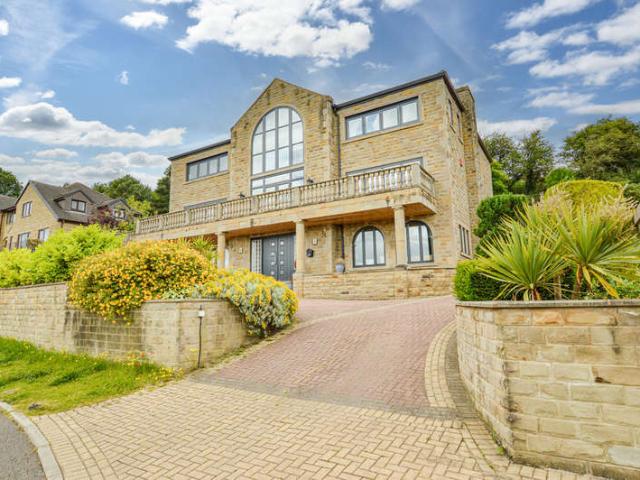 Farm for sale in Overthorpe, West Yorkshire