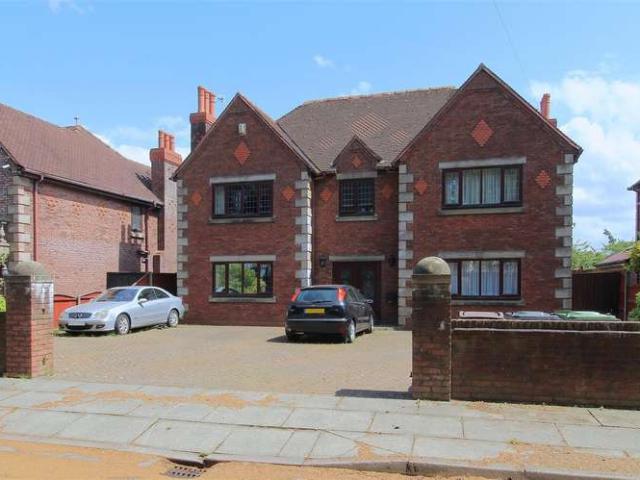 Farm for sale in Liverpool, Waddicar