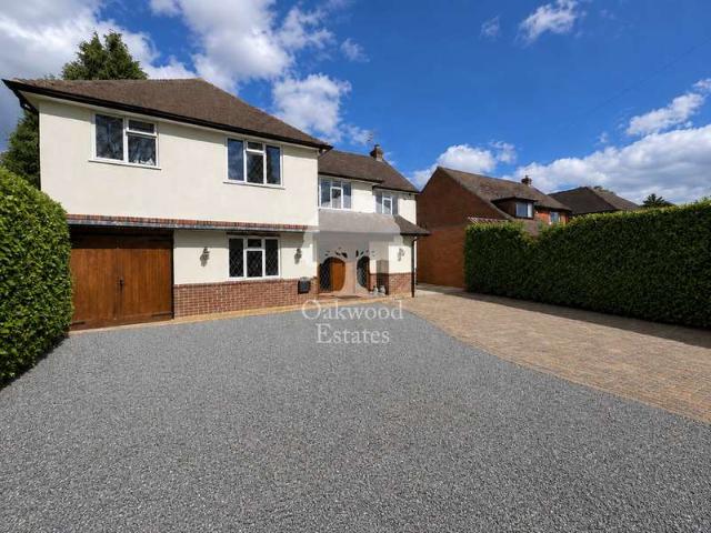 Farm for rent in Gravel Hill, Chalfont St. Peter