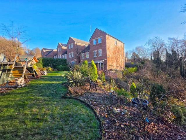 Farm for sale in Worsbrough, South Yorkshire