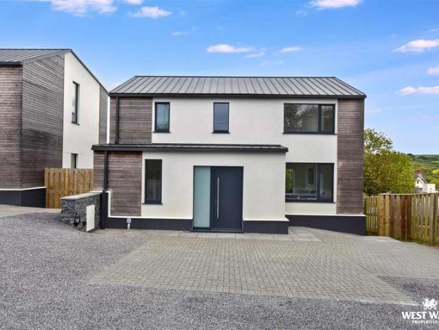Farm for sale in Llanrhian, Trefin