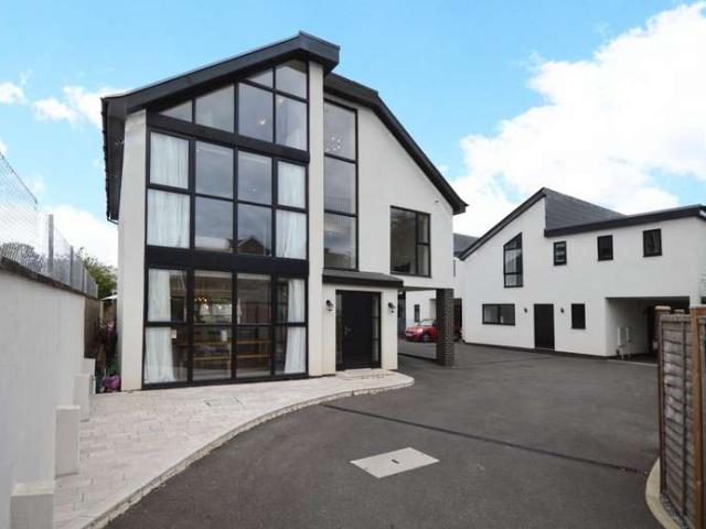 Farm for sale in Oldland, South Gloucestershire