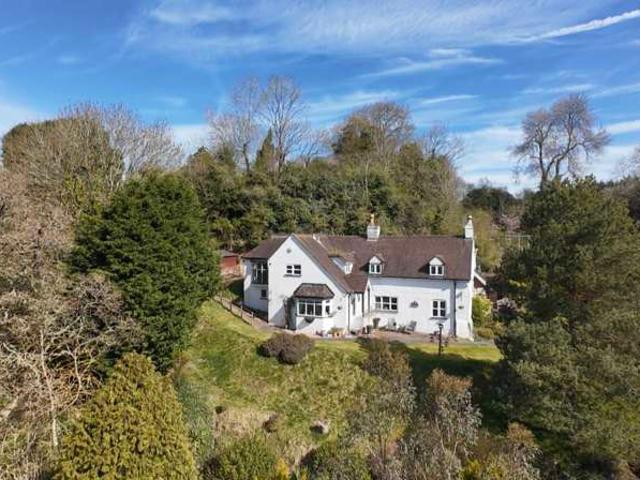 Farm for sale in Wolverley, Rushock