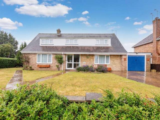 Farm for sale in Cox Green, Maidenhead