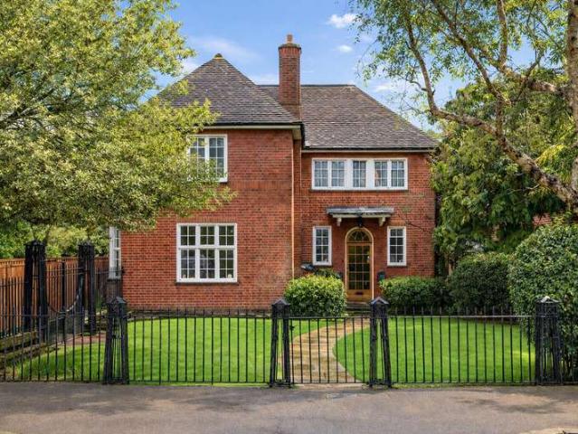 Farm for sale in Wanstead, Greater London