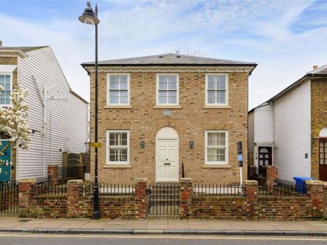 Farm for sale in Oad Street, Kent