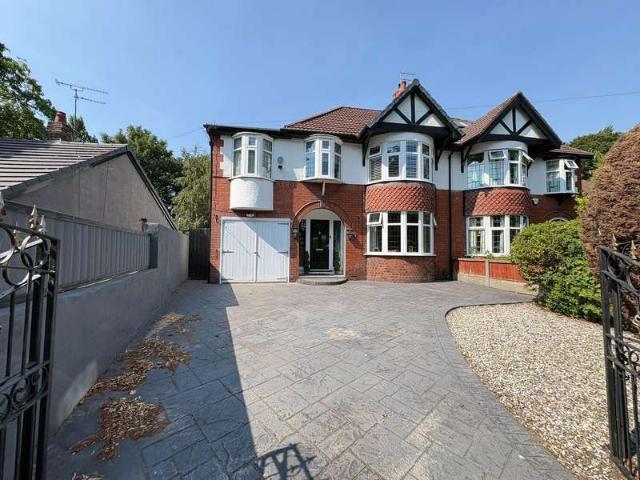 Farm for sale in London Borough of Ealing, Park Royal