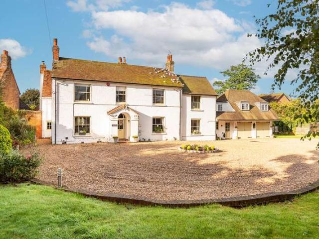 Farm for sale in Stoke Mandeville, Buckinghamshire