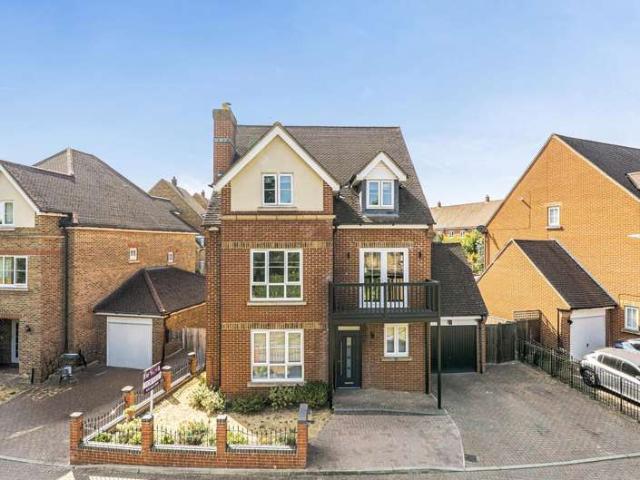 Farm for sale in Little Stanmore, Greater London
