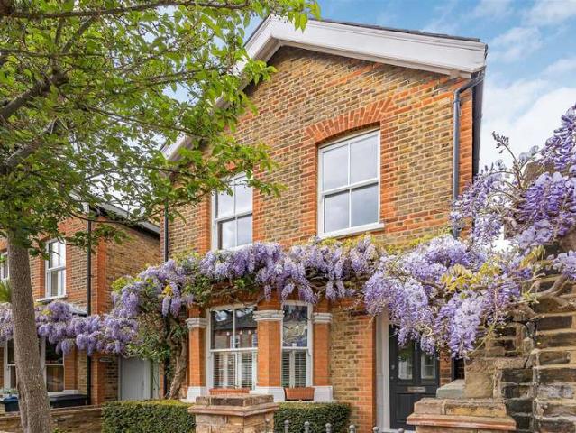 Farm for sale in Norbiton, Greater London