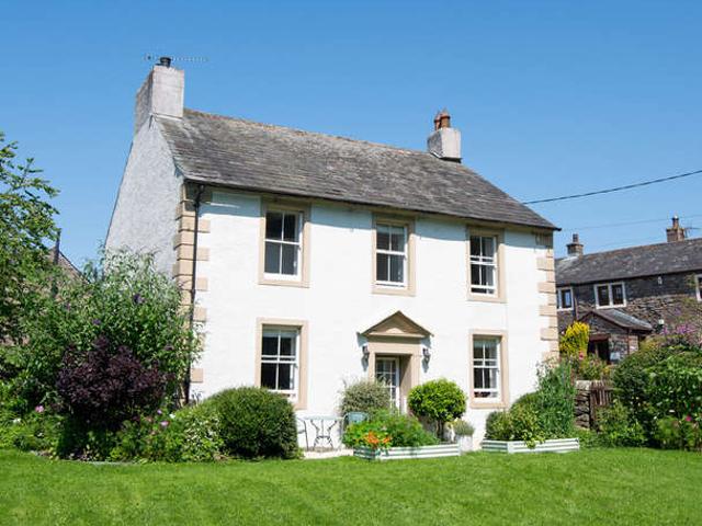 Farm for sale in Dovenby