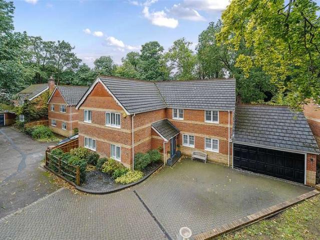 Farm for sale in Little Sandhurst