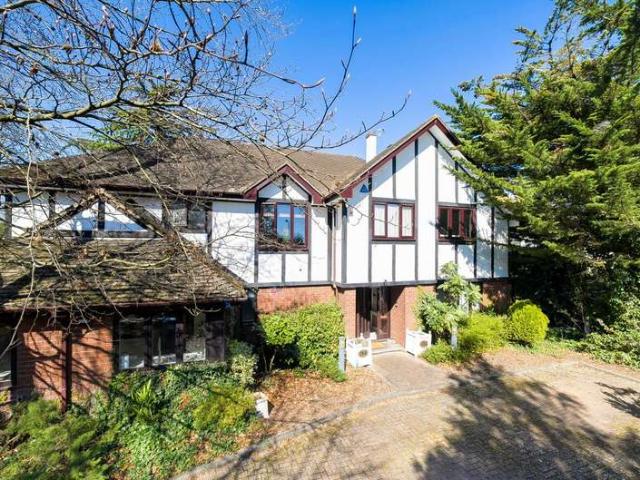 Farm for sale in Little Stanmore, Greater London