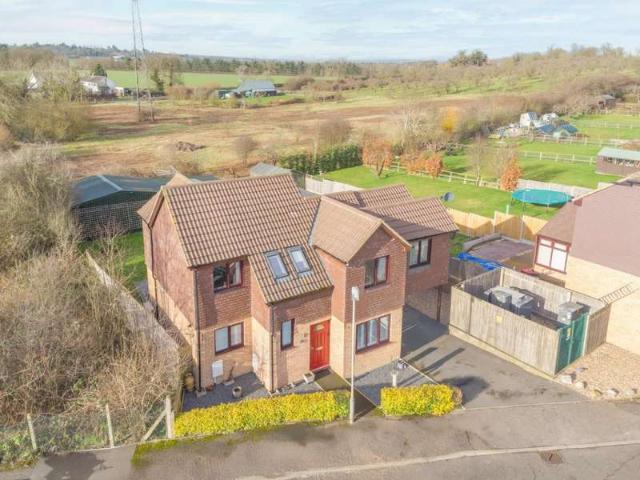 Farm for sale in Cheddington, Leighton Buzzard