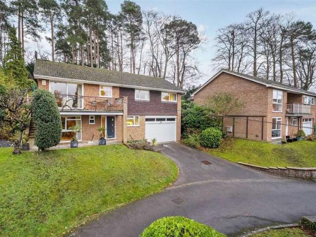 Farm for sale in Little Sandhurst