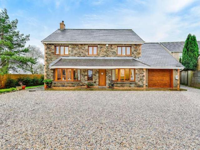 Farm for sale in Ynysawdre, Tondu