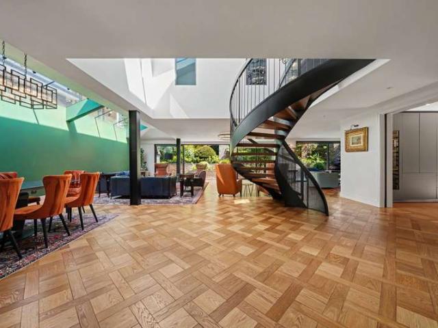 Farm for sale in Maida Vale, Greater London