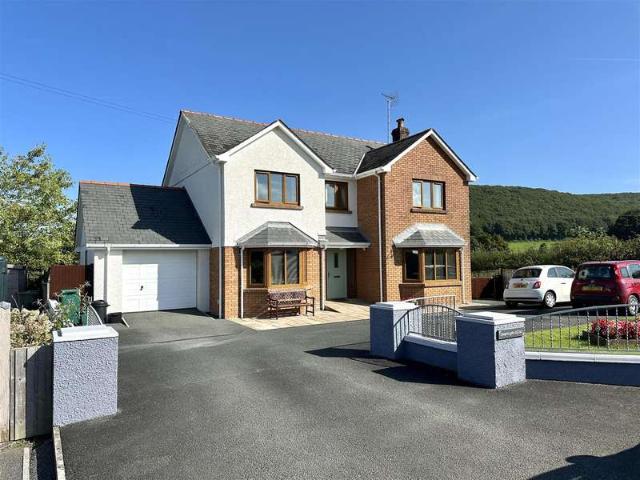 Farm for sale in Llanybydder, Wales