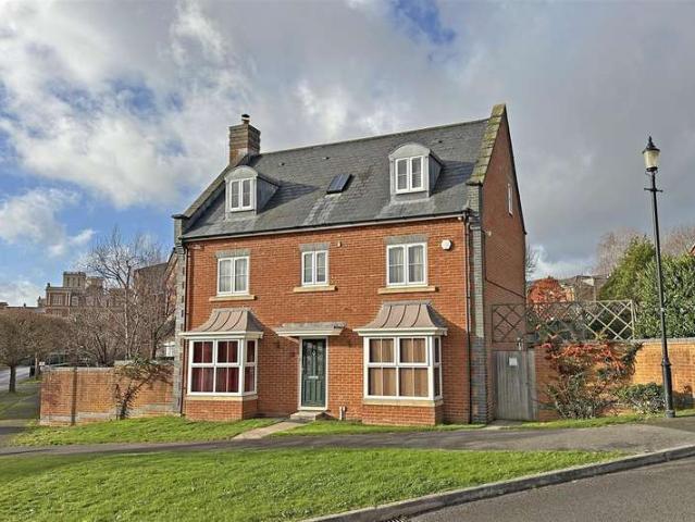 Farm for sale in Red Hill, Surrey