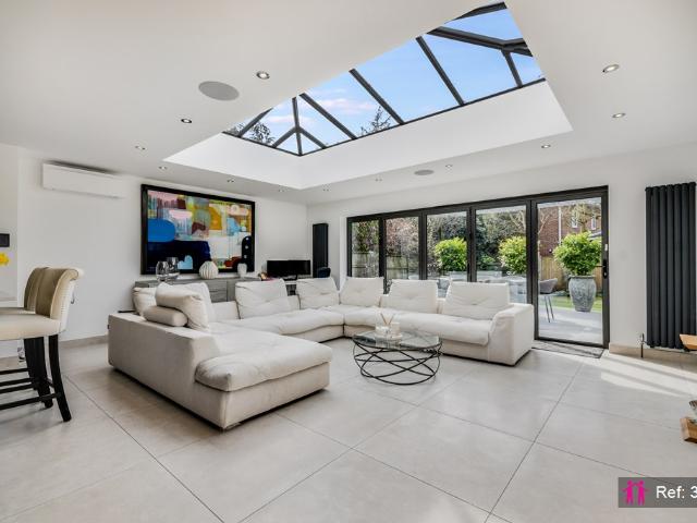 House for rent in Navestock Side, Essex