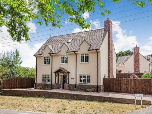 House for sale in Navestock Side