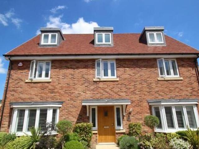 House for sale in Navestock Side, Essex