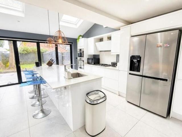 Farm for rent in Throop, Bournemouth