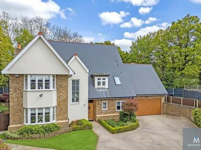 House for sale in Chigwell, Epping Forest