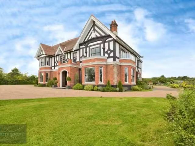 House for rent in Navestock Side, Essex