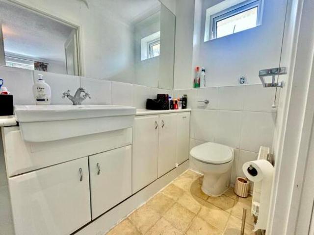 Farm for rent in Earlham Rise, East Bank