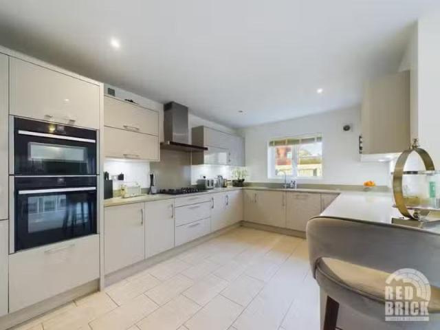 House for rent in New Bilton, Warwickshire