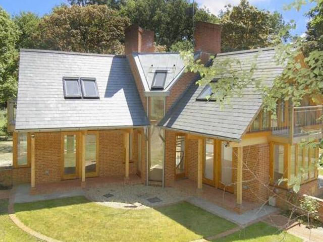 House for sale in Compton, Fole