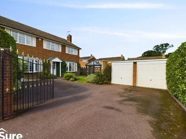 House for rent in Pouchen End, Hertfordshire