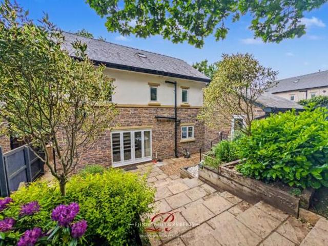 Farm for rent in Lee Bank, Greater Manchester