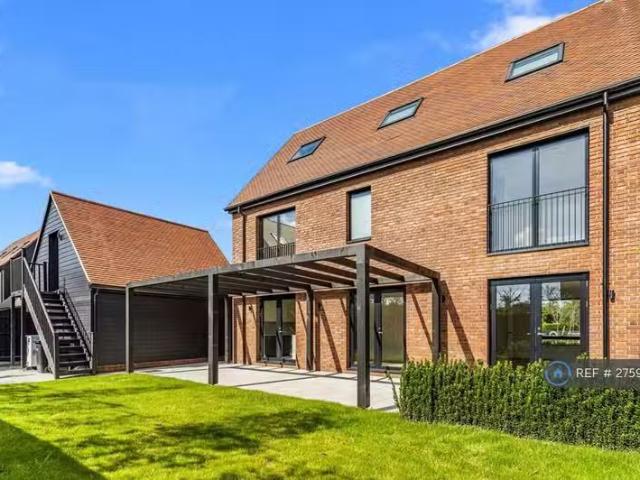 House for rent in Fole, Surrey