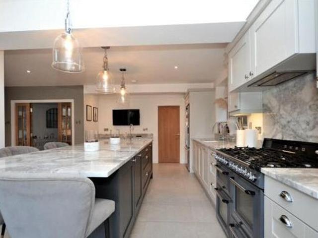 House for sale in Ingatestone and Fryerning, Navestock Side