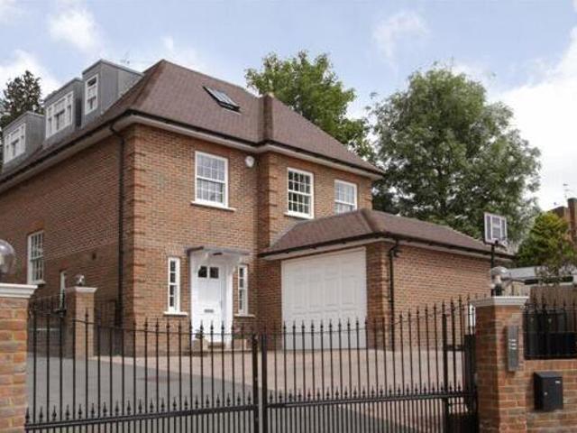 House for sale in Kingston upon Thames, Greater London