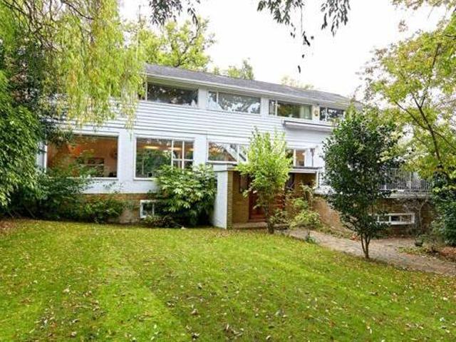 House for sale in Kingston Upon Thames, Greater London