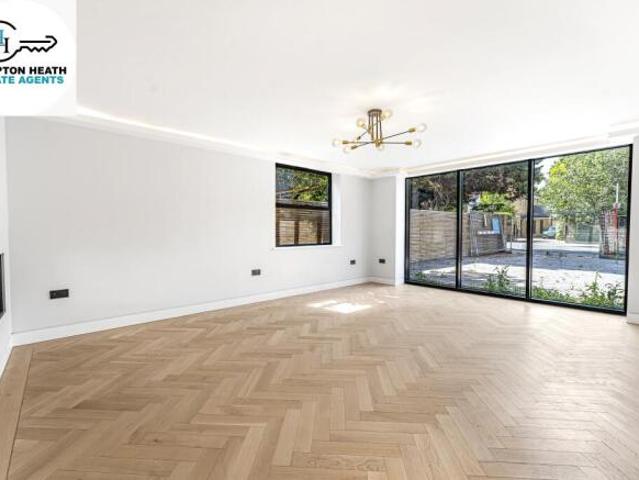 Farm for rent in Kingston Vale, Greater London