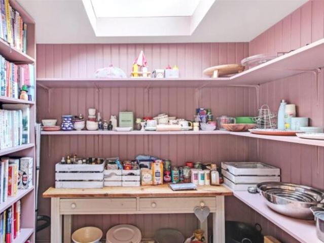 Farm for rent in The Butts, Kent