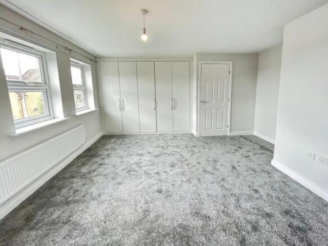 Farm for rent in Ermine West, Brayford