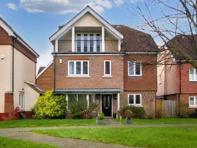 House for rent in Pachesham Park, Surrey